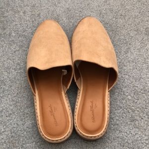 Universal Threads Mules